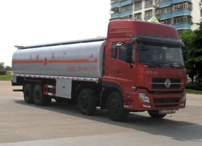 福州東風(fēng)油罐車(chē)生產(chǎn)廠家 專(zhuān)業(yè)打造20噸運(yùn)油車(chē)，助力能源安全高效運(yùn)輸