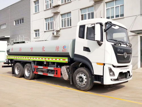 東風(fēng)10噸運(yùn)油車(chē) 多能一體，高效可靠的流動(dòng)油庫(kù)與綠化衛(wèi)士